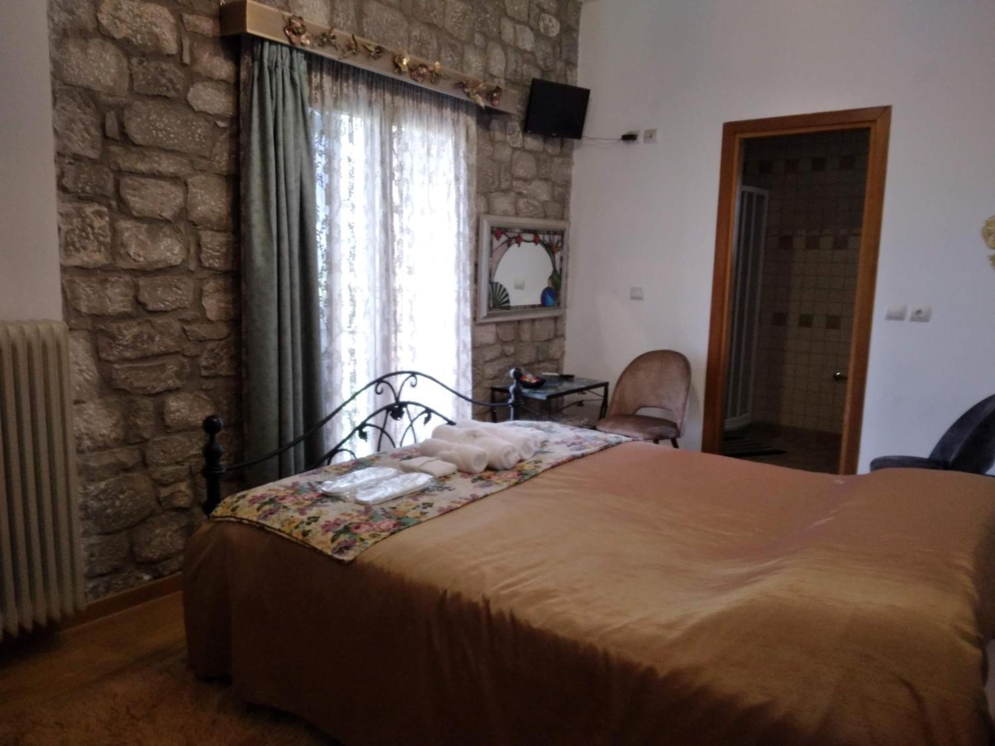 Xenios Petritis Apartment Livadeia Exterior photo